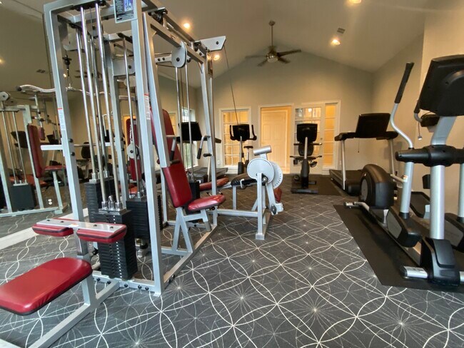 Building Photo - Move-In Deals You Don’t Want to Miss!
