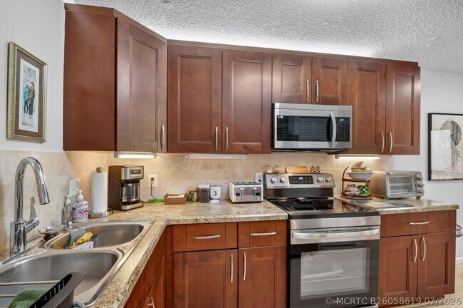 Building Photo - 10173 Mangrove Dr