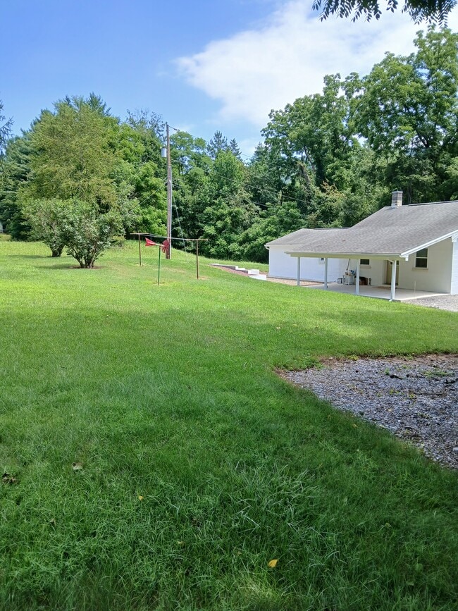 Building Photo - 1340 Stone Glen Rd