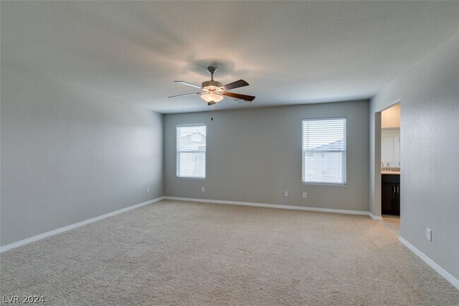 Building Photo - 945 Willow Berry Ave