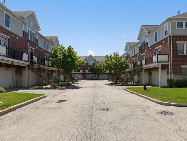 Building Photo - 2209 S Crambourne Way