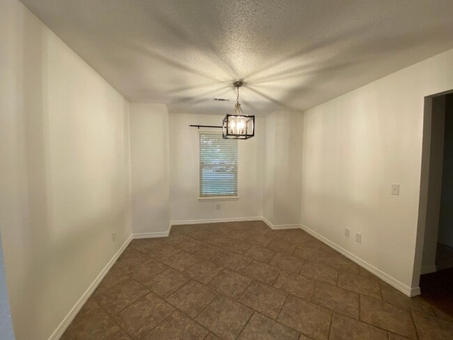 Building Photo - 1326 Tradition Ave