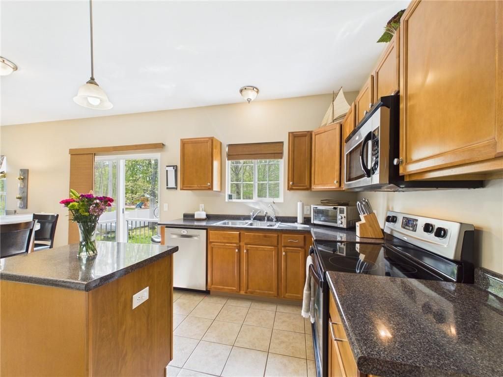 Building Photo - 23 Beechwood Hollow