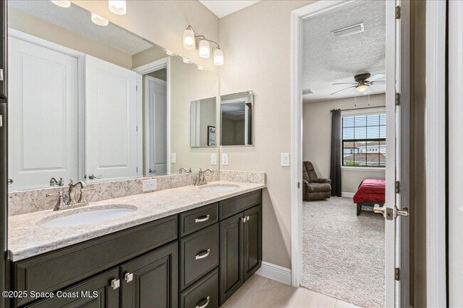 Building Photo - 2228 Zuma Ln
