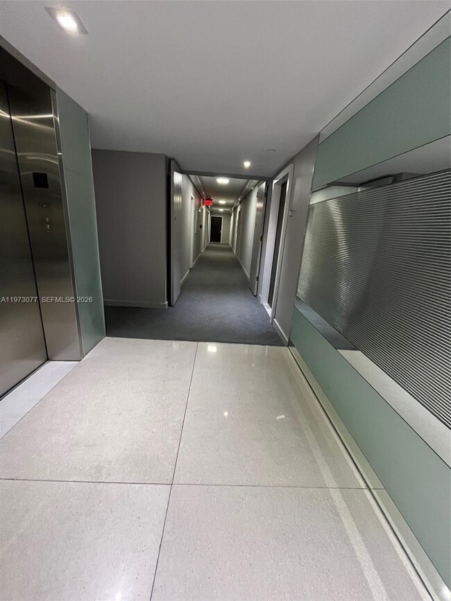 Building Photo - 20301 W Country Club Dr