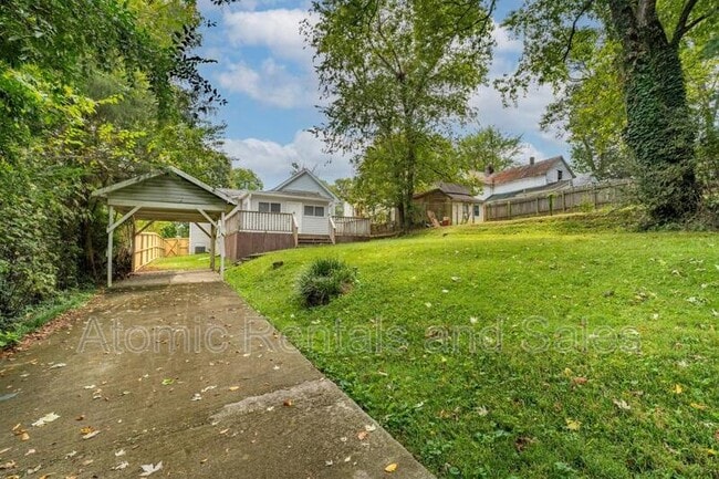 Building Photo - 703 W 2nd Ave