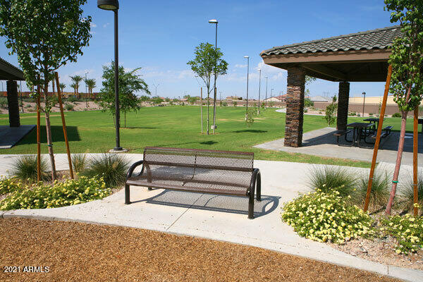Building Photo - 3015 N Brooklyn Dr