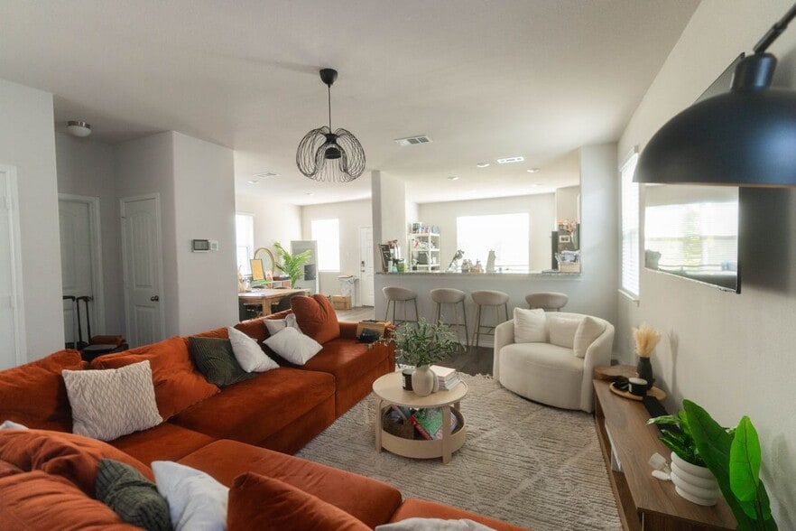 Building Photo - 5533 Topwater Trl