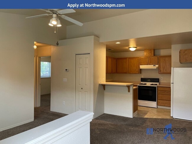 Building Photo - Nice 2 Bedroom 1.5 Bath Duplex