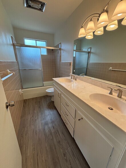 Building Photo - 1322 Knollwood Dr