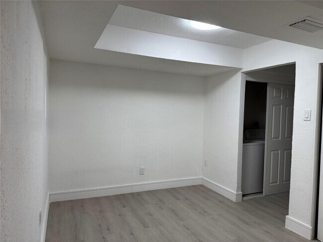 Building Photo - West 81st Place, Hialeah, FL 33014 - 4 BR 2.5 BA townhouse