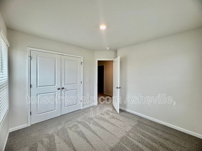 Building Photo - 545 Wheatfield Rd