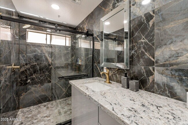 Building Photo - 11525 E Desert Willow Dr