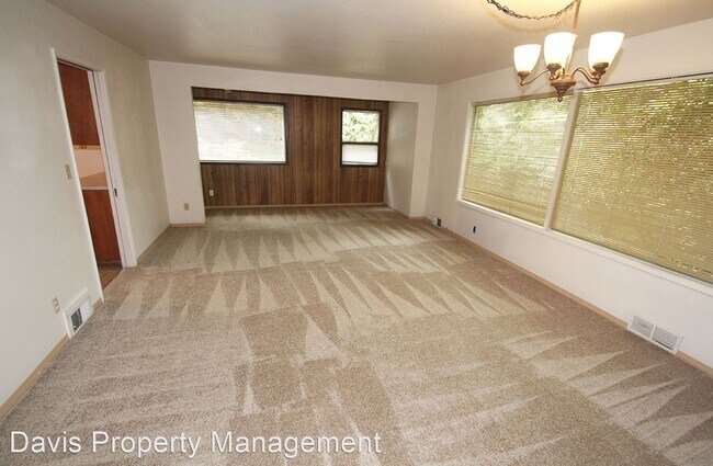 Building Photo - 5 br, 2 bath House - 10425 NE 124th ST