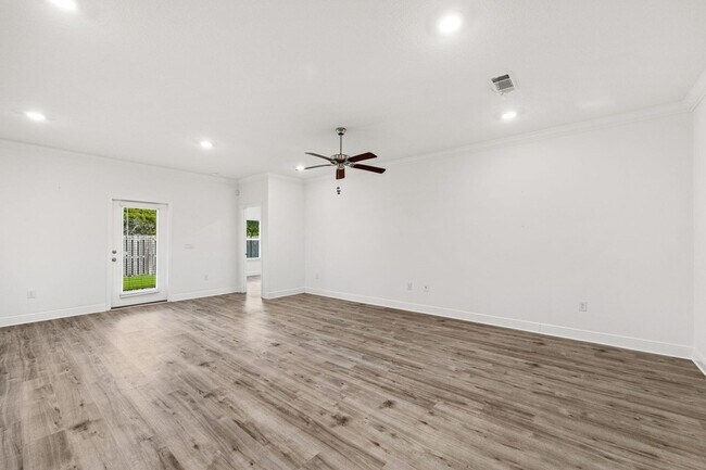 Building Photo - 185 Sea Eagle Ln