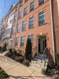 Building Photo - Ground level (two story) Condo in Westview South Community available early April!