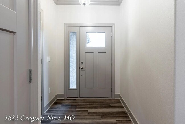 Building Photo - 1682 N Gregory Dr