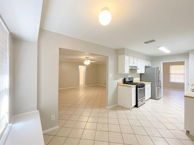 Building Photo - 11108 Blossom Bell Dr