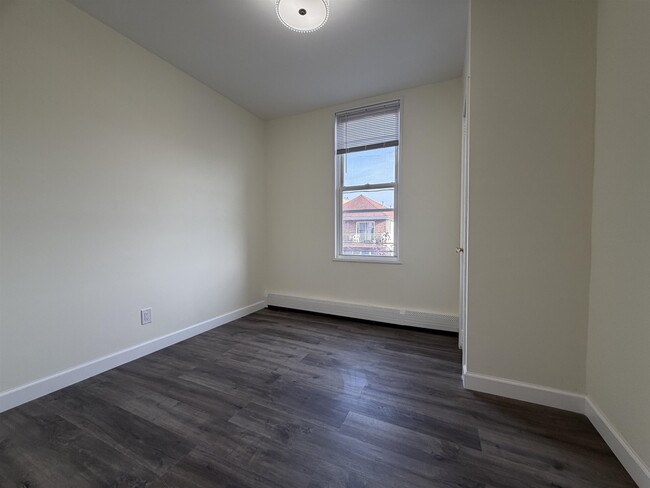 Building Photo - 600 17th St