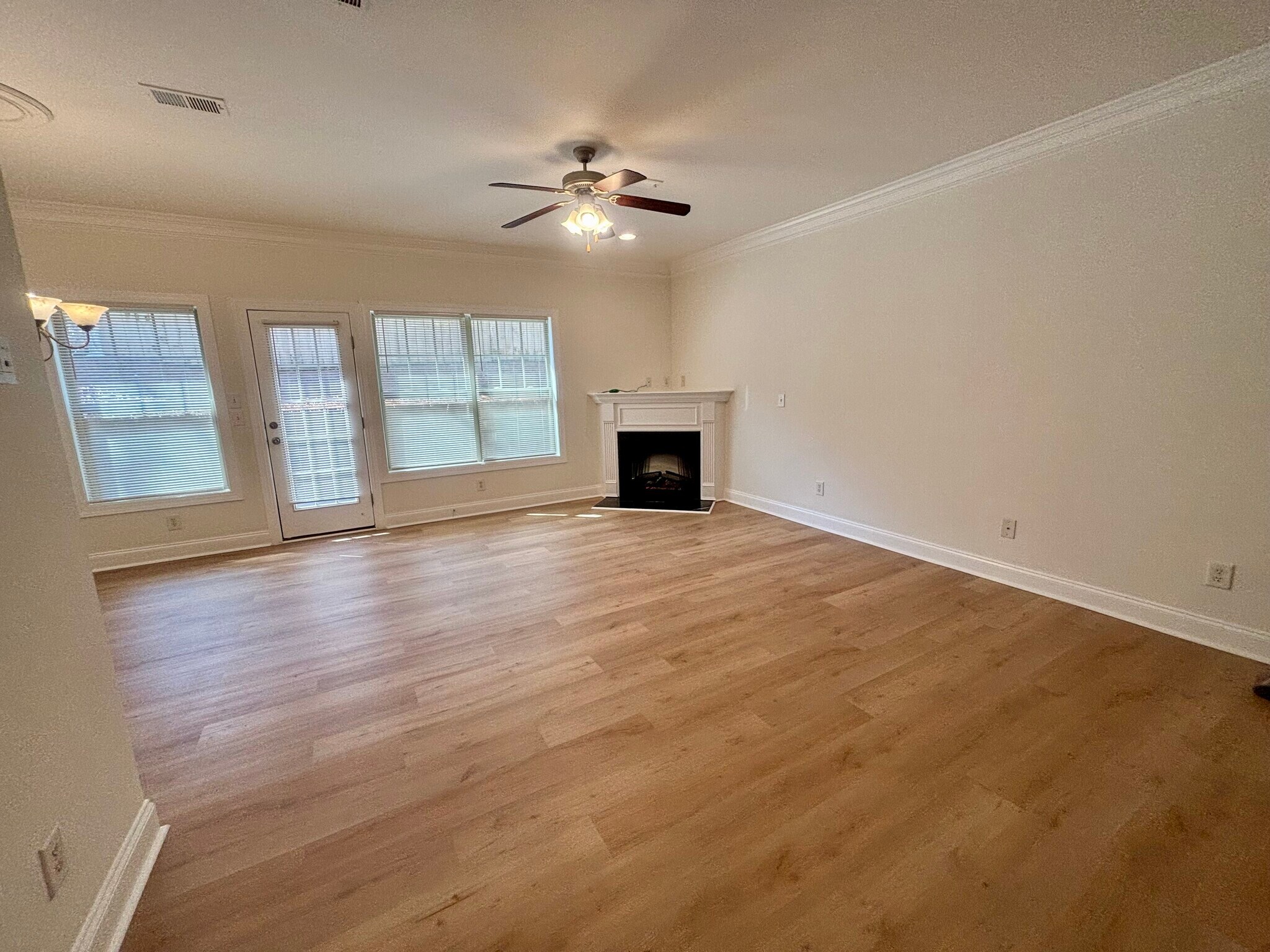 Building Photo - 119 Townview Dr