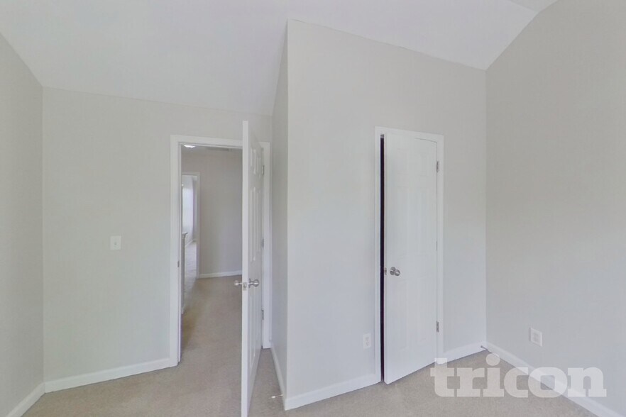 Building Photo - 2435 Cornell Cir