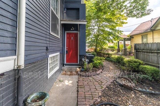 Building Photo - 602 Caswell Ave