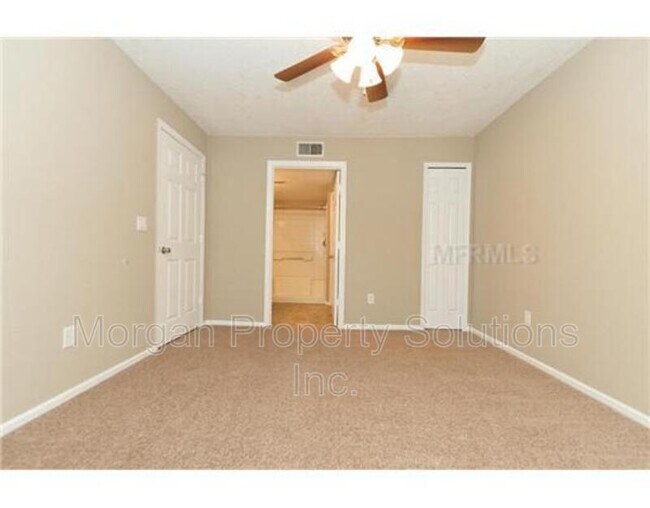 Building Photo - 5112 Park Central Dr