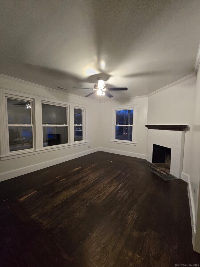 Building Photo - 75 Curtis St