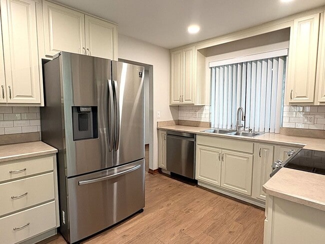 Building Photo - Beautiful 3 Bedroom Ormond Beach Townhome in The Trails!