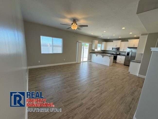 Building Photo - Brand New - River Trail Townhome