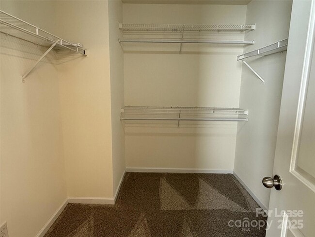 Building Photo - 5008 Centerview Dr