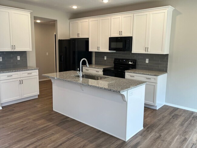 Building Photo - NEW BUILD! 4 BEDROOM 2 BATHROOM