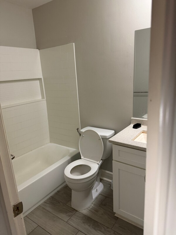 Building Photo - 40468 W Hernandez Ave