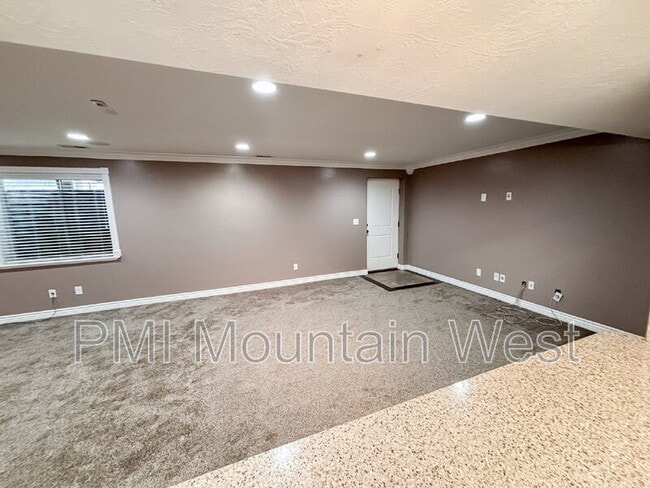 Building Photo - 2241 W 2475 N