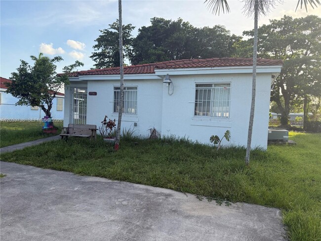 Building Photo - 17740 SW 103rd Ave