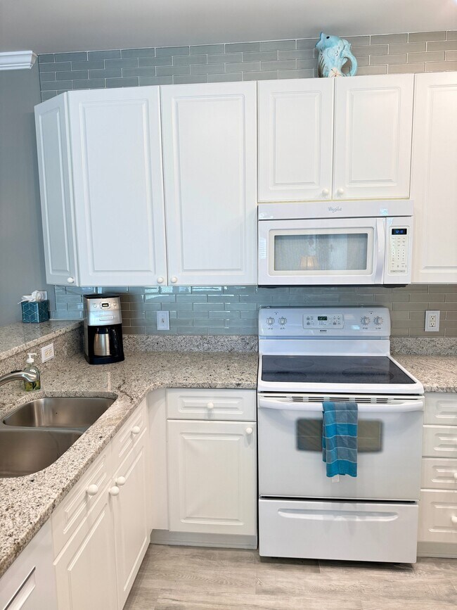 Building Photo - 1371 Hopton Cir