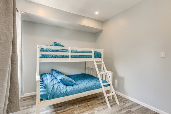 Building Photo - 5321 Wakefield St