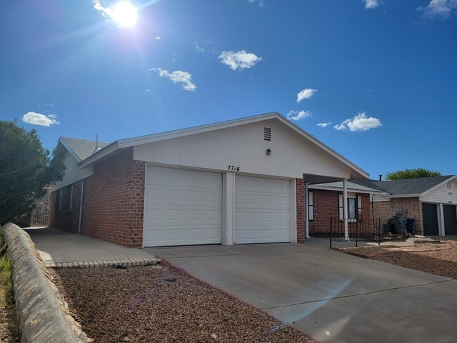 Building Photo - 7716 Iroquois Dr