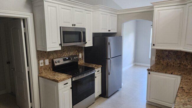 Building Photo - 4672 SW Carib St