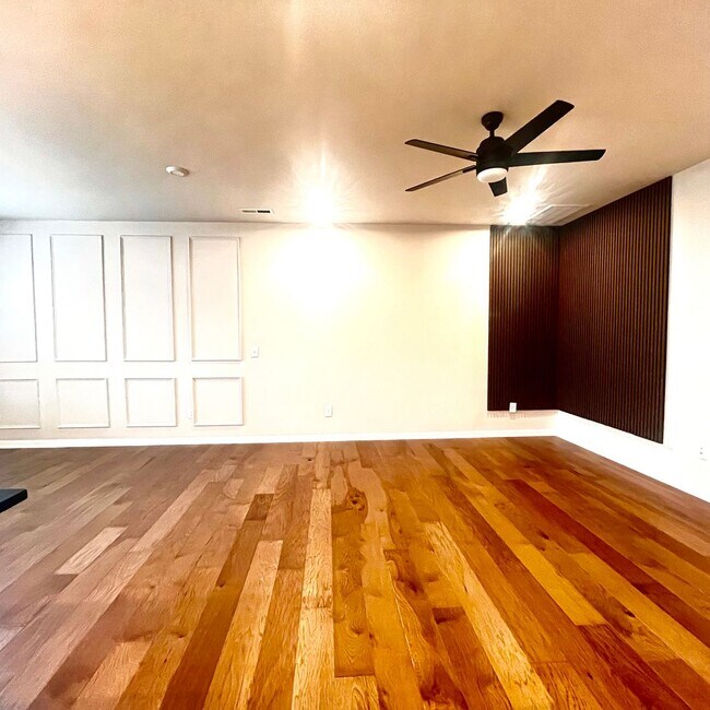 Building Photo - ** MOVE -IN SPECIAL! $500 off the first month's rent if approved application received by 06/30/20...