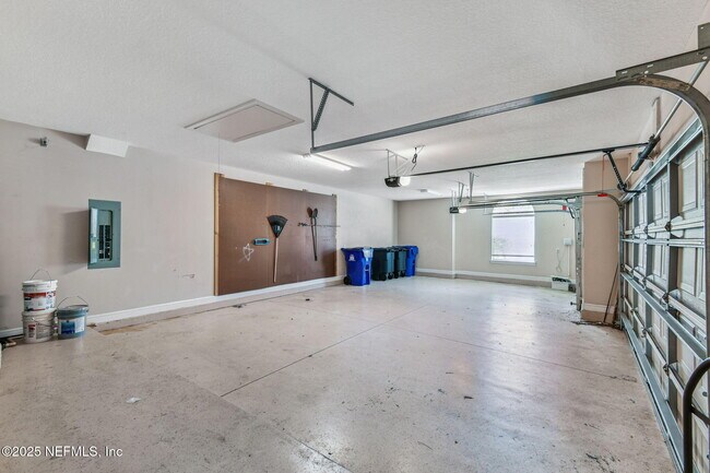 Building Photo - 263 Stonewell Dr