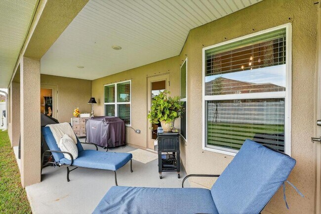 Building Photo - 8652 Waterstone Blvd