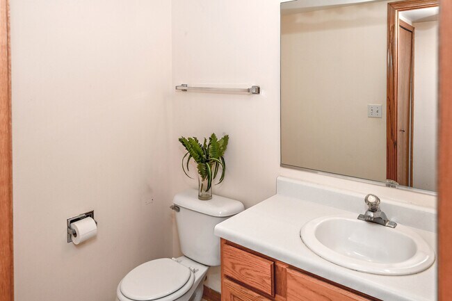 Building Photo - 162 Sherwood Ct
