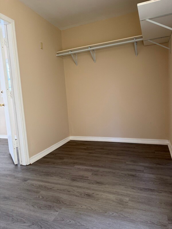 Building Photo - 4925 Janice Dr