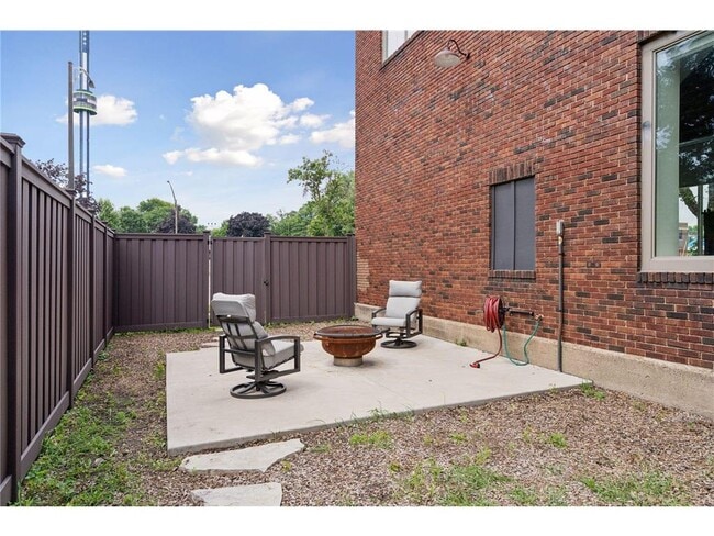 Building Photo - 1290 Snelling Ave N