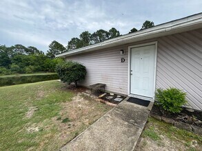 Building Photo - Gulf Breeze - Greenbriar Estates - 2 bedro...