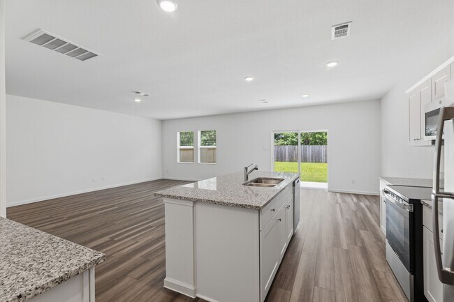 Building Photo - 15052 Ronan Dr