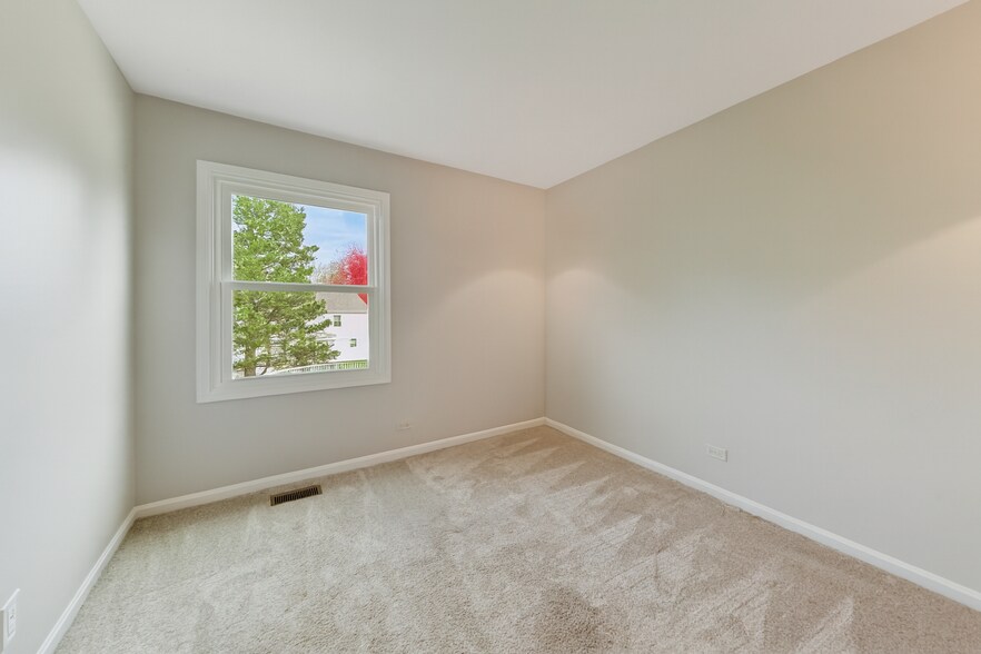 Building Photo - 434 Hunters Way