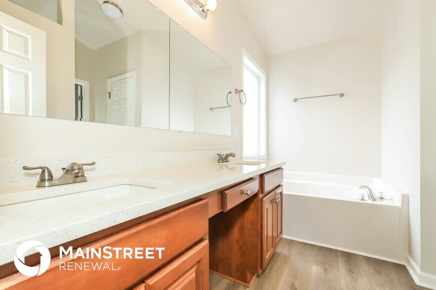 Building Photo - 1503 Bowmore Pl