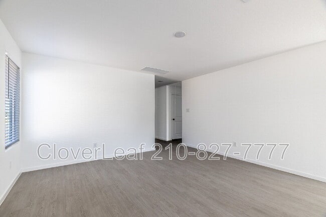 Building Photo - 706 Wolf Crest Blvd